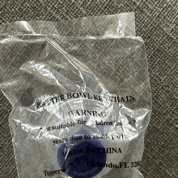 Vintage Tupperware Mini Batter Mixing Bowl Keychain Royal Blue NEW NIP - Picture 5 of 5